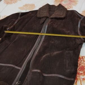 Like New Men's Dark Brown Shearling Jacket. Size XL.